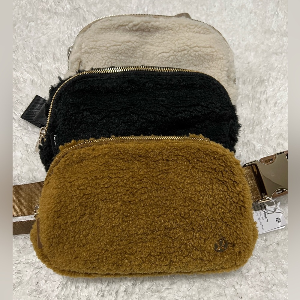 🍋Lululemon everywhere fleece belt bag